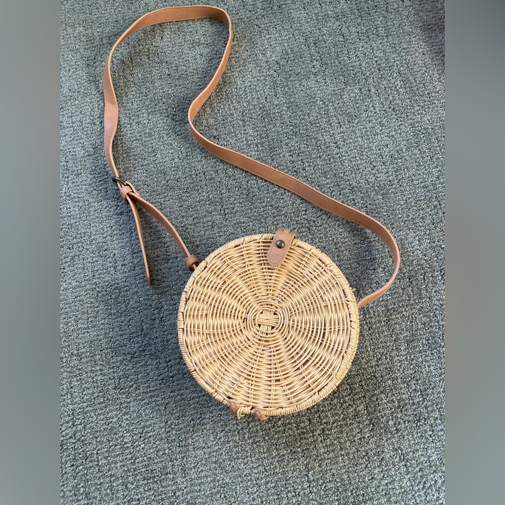 Target Universal Thread Straw Circular Bag - image 1